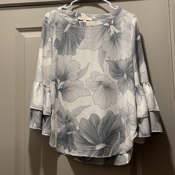 Ann Taylor loft floral print top - Picture 2 of 7